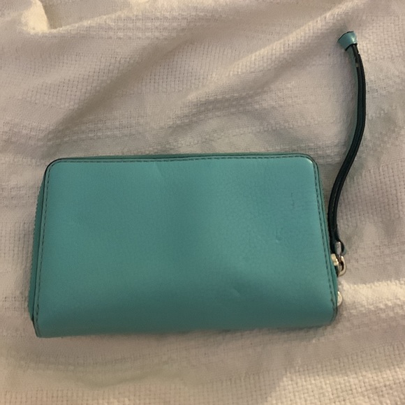 NEW Marc Jacobs zip around wallet with wrist strap - Picture 2 of 5
